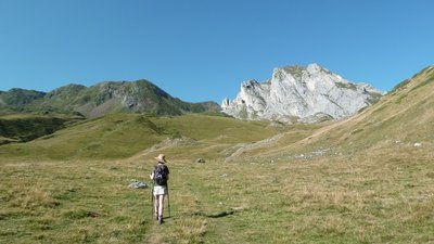 Traversée des estives en montant vers le col
