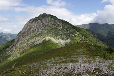 Le pic depuis les abords du col de Bazès