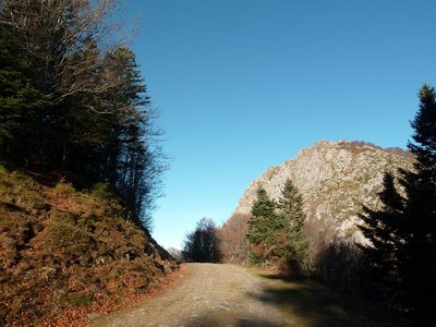 Piste vers le col de Bazès