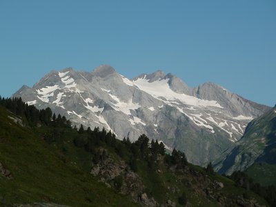 Le Vignemale vu de la vallée d'Ossoue