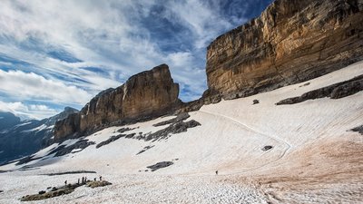 Versant nord de la Brèche de Roland