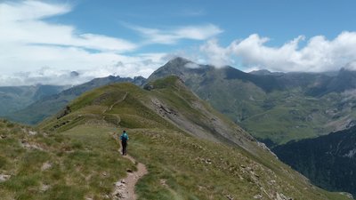 Sur la crète, en direction de la Pahule