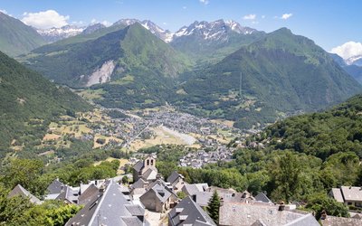 Vue sur la vallée de Luz depuis les hauteurs du village de Grust