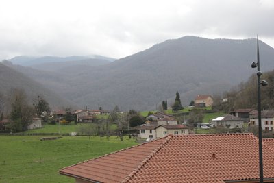 Place de l'église, Bize