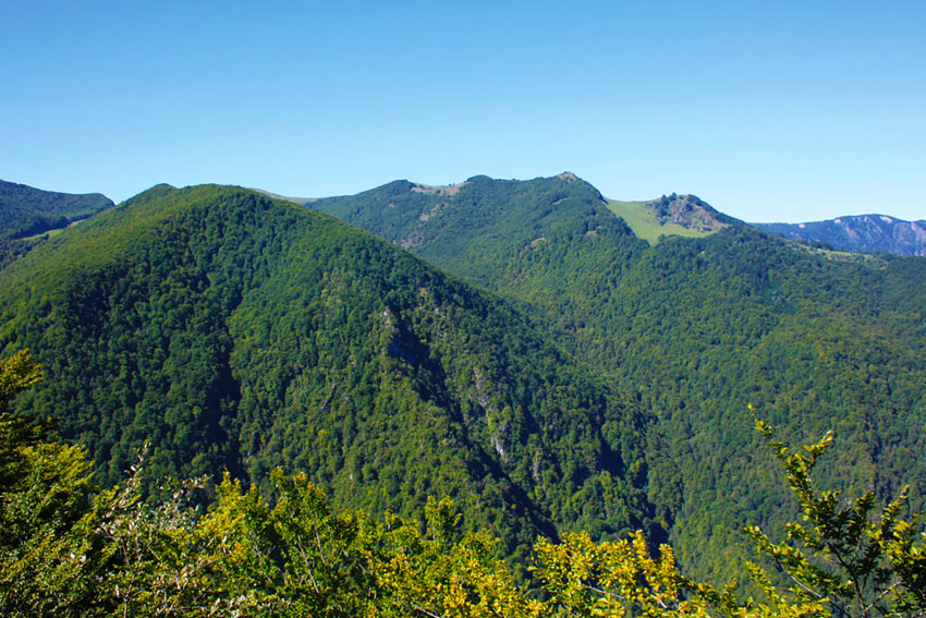 Panorama sur la vallée de la Génie et les flancs de l'Aoulhet